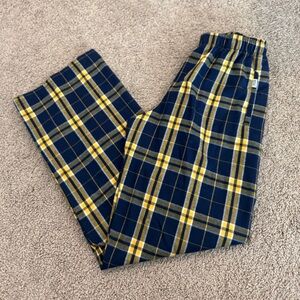 NWT Boxcraft Yourh Boy Plaid Navy & Gold PJ Bottoms w Pockets
NWT
Size Y Large